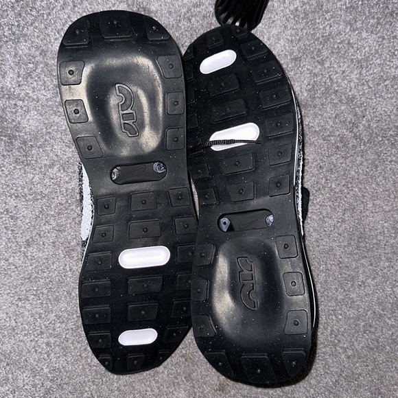 Air Max Flyknit Racer - Picture 4 of 4